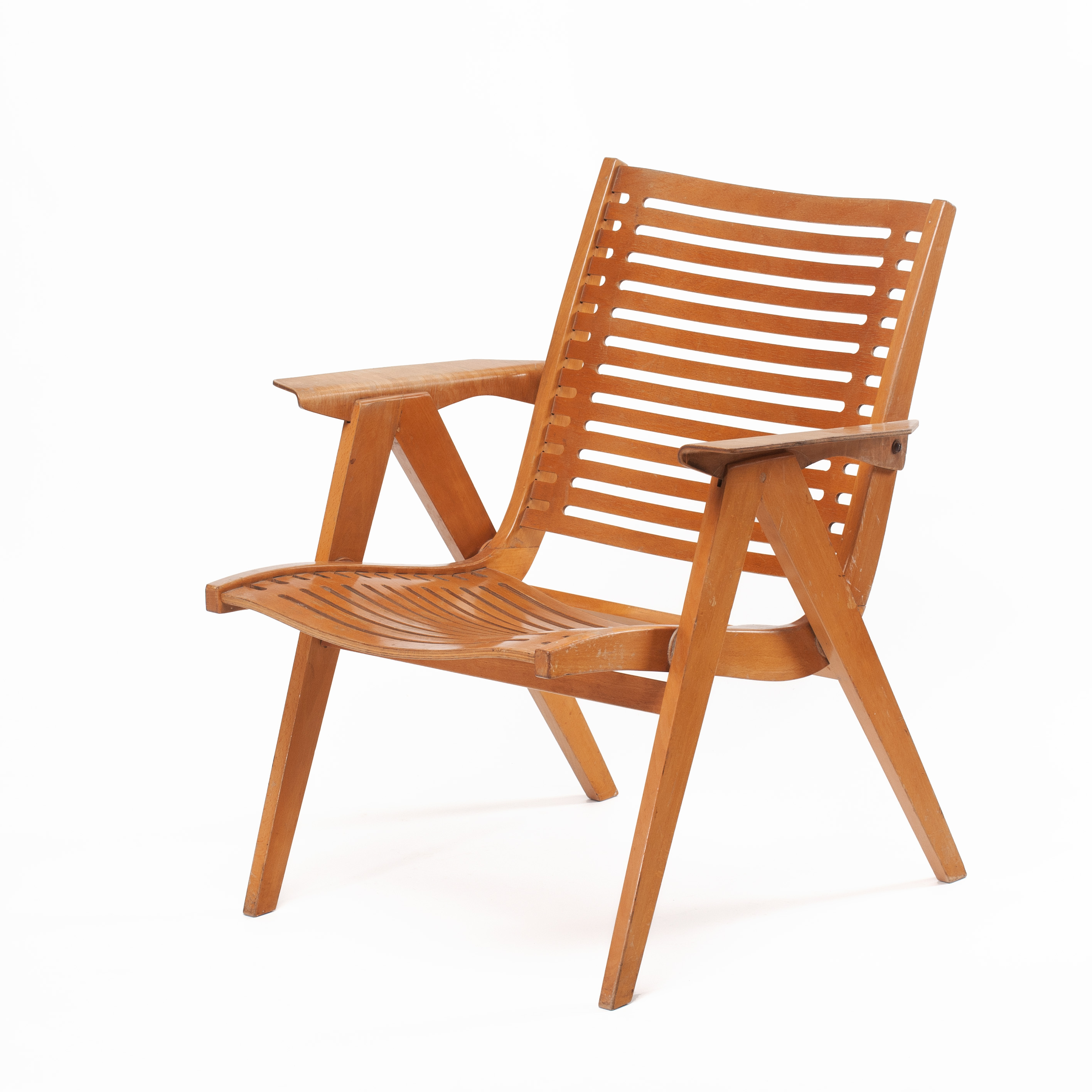 <b>Niko Kralj, Sessel Rex 120</b> Stol Kamnik, 1953, foto: Domen Pal © MAO“ loading=“lazy“ style=“width:100%;height:100%;position:absolute;“><a class=