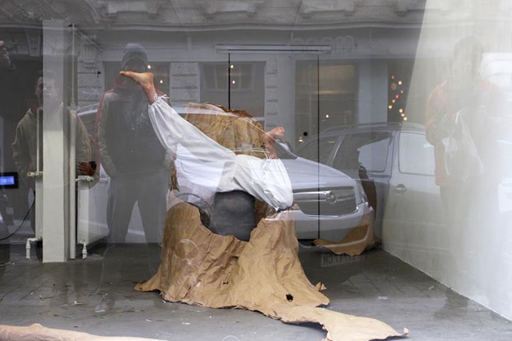 Katja Oblak Presence Body Tree (3/8)