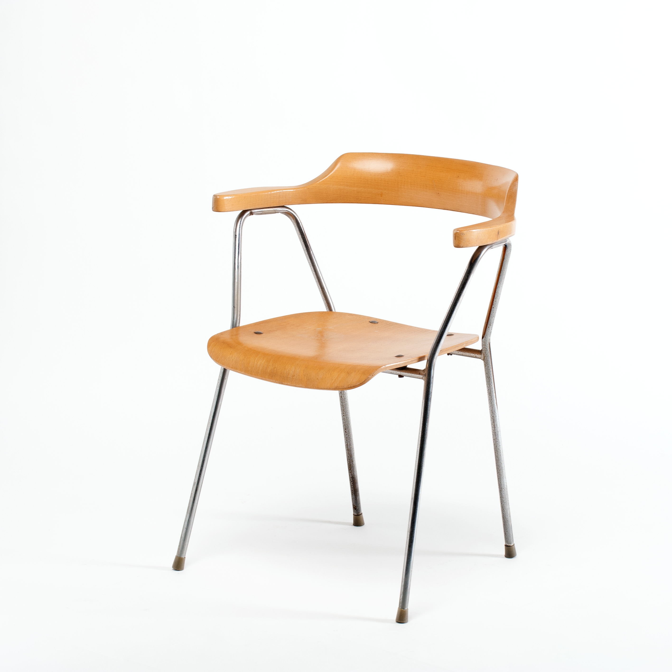 <b>Niko Kralj Stuhl 4455</b> Stol Kamnik, 1955, foto: Domen Pal © MAO“ loading=“lazy“ style=“width:100%;height:100%;position:absolute;“><a class=