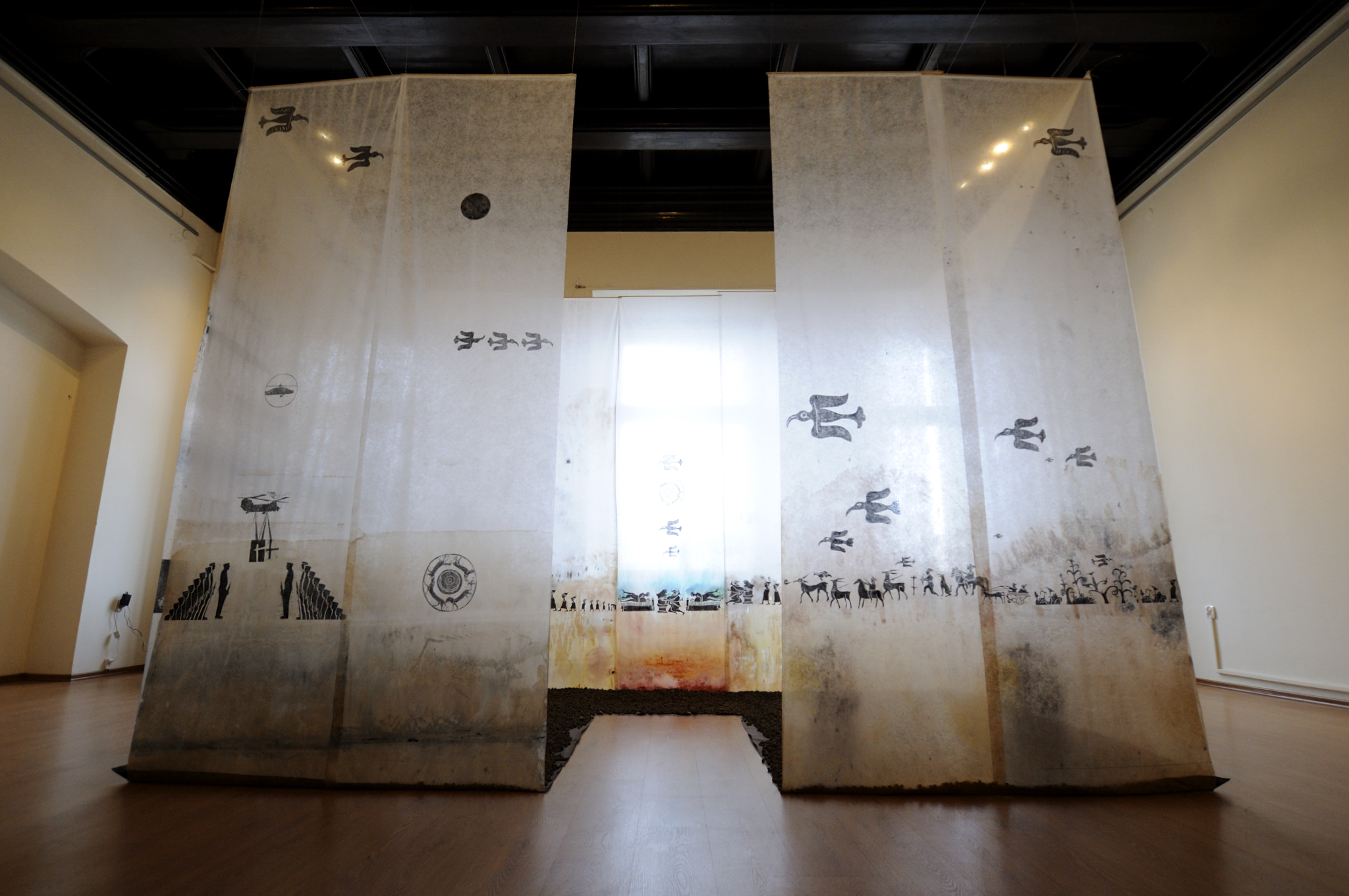 History_Curtains (3/16)